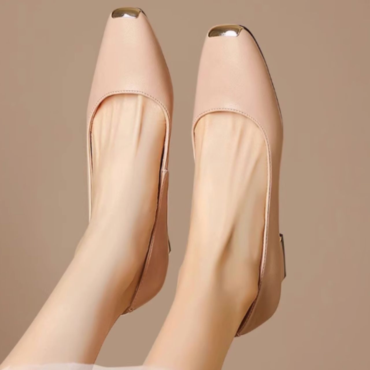 骨格ウェーブ ポインテッドトゥ ローヒールパンプス